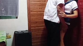 Hot Pinay Senior High Goes Viral