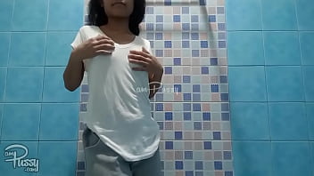 Sexy Pinay teen shower fun