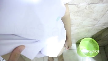 19yo Pinay Risky Fuck Inside Classmate’s Bathroom