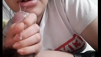Pinay GF Giving Hot Blowjob to Her Man