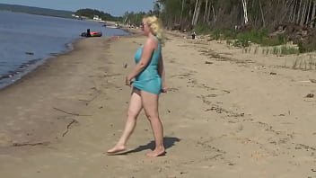 Filipina Milf Spreads Her Wet Pussy On The Sandy Shore