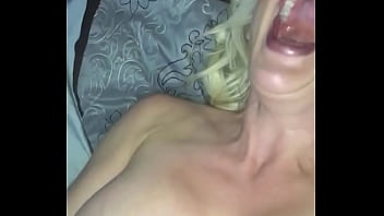Gaping Blonde Mommy’s Fist-filled Cunt